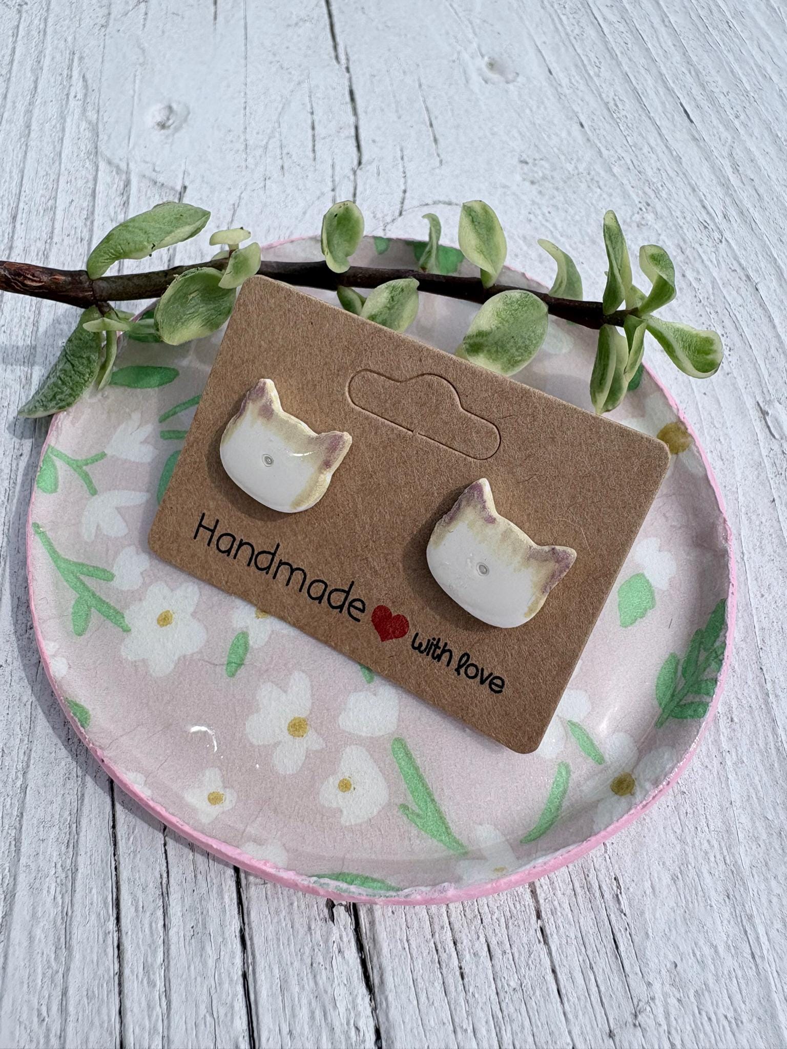 Cat Stud Earrings Handmade Polymer Clay Minimalist Kitty Earrings Small Animal Studs Gift for Cat Lovers Hypoallergenic Jewelry